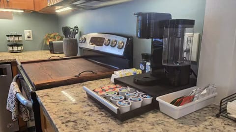 Full kitchen & coffee station