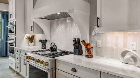 Home A - Kitchen - Oversized Refrigerator - (2) Dishwashers, Double Ovens, &amp; Large Gas Stove