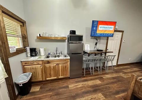 Efficiency Kitchen and Eating Area