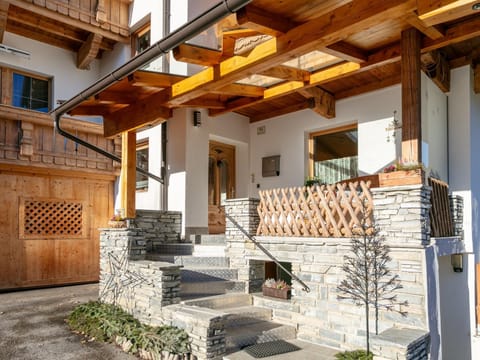 Entrance / Reception