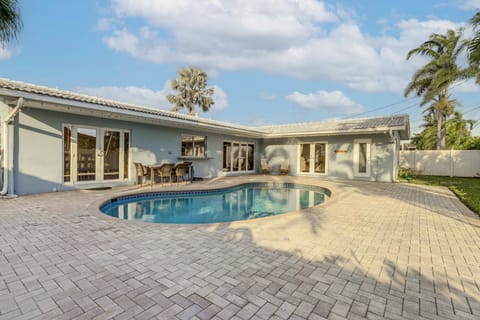 Fort Lauderdale Vacation Rental | 4BR | 2BA | 2,100 Sq Ft | Small Step to Enter