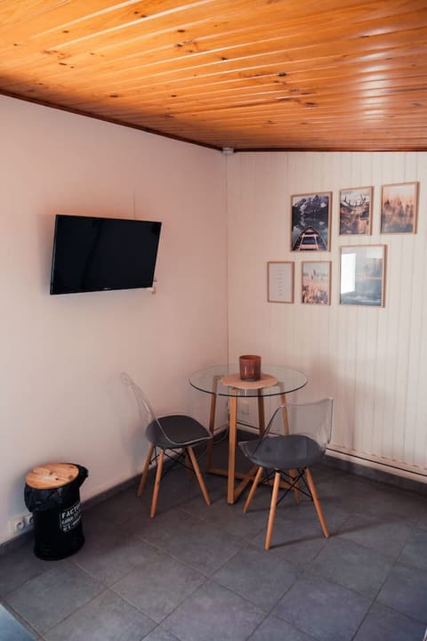 Espace de vie avec TV