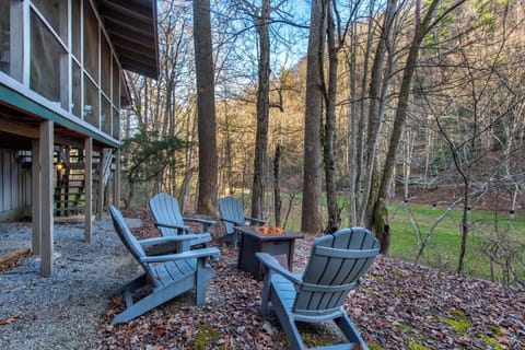 Clear Fork Farm's crackling firepit
