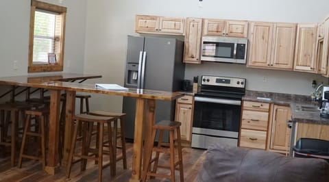 Kitchen & Dining Area