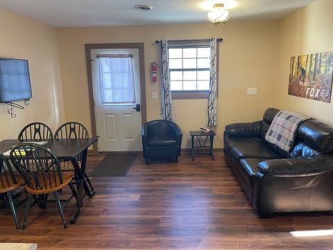 Living & Eating Area