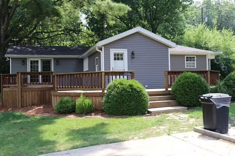 Hilltop at Shawnee Entrance and Deck