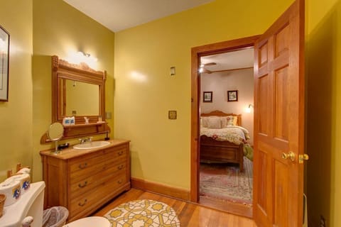 Ensuite bathroom different angle