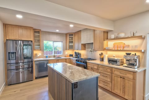 Fully equipped modern kitchen