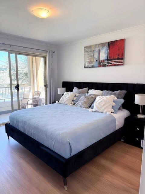 Comfy kingsize bed