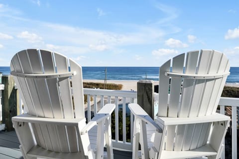 Oceanfront Balcony | Peaceful Seating with Panoramic Views