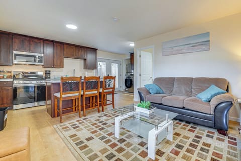 Federal Way Vacation Rental | 2BR | 1BA | 1,200 Sq Ft | Step-Free Access