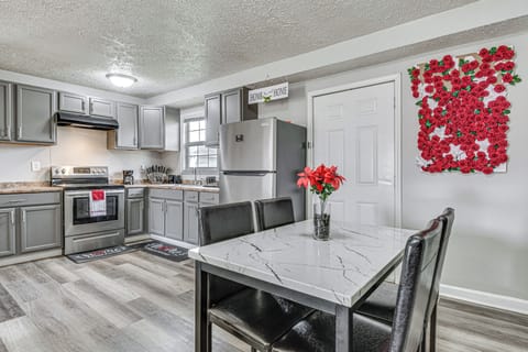 Dining Area | Dishware/Flatware