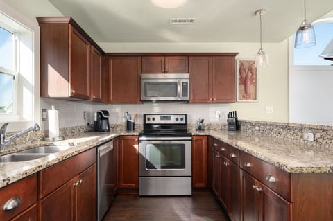 CB44: Rhapsody in Blue | TL Kitchen Area