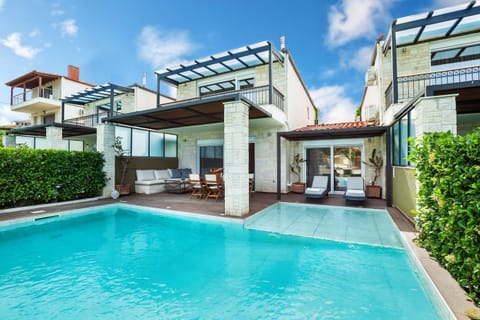 Pristine pool and property