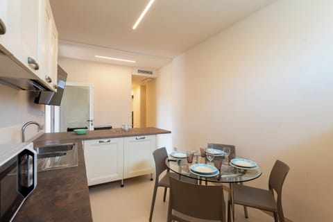 Kitchen and dining area