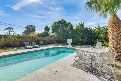 Port Charlotte Vacation Rental | 2BR | 2BA | 1,440 Sq Ft | 1 Step to Enter