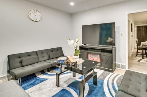 Schenectady Vacation Rental | 2BR | 1BA | 5 Steps to Enter | 1,708 Sq Ft