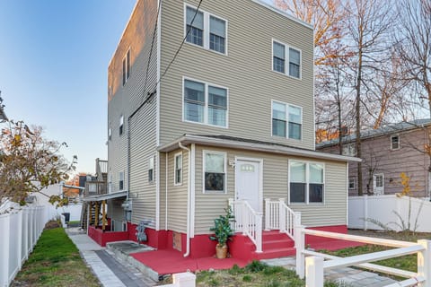 West Haven Vacation Rental | 5BR | 4BA | Stairs Required | 1,200 Sq Ft