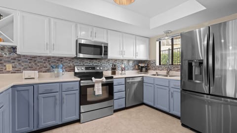 The open kitchen is well equipped for an unforgettable getaway​