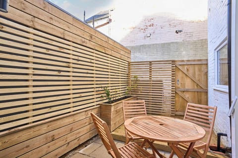 Prince of Wales Road, Weymouth - Host & Stay