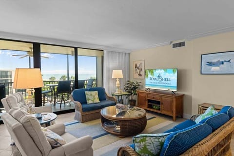 Living area with gorgeous Gulf views