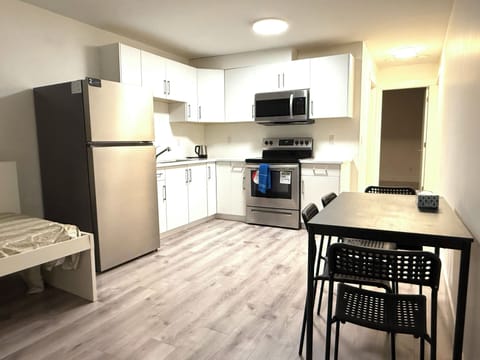 Full kitchen