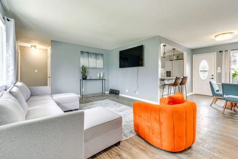 Living Room | Bright Space with Contemporary Style