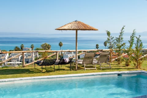 Poolside paradise%3A Enjoy sun%2Dsoaked days in your private oasis