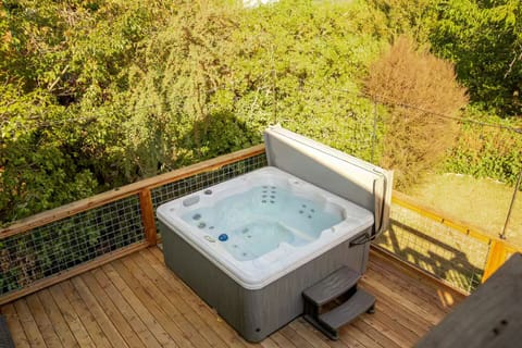 Professionally cleaned after every stay