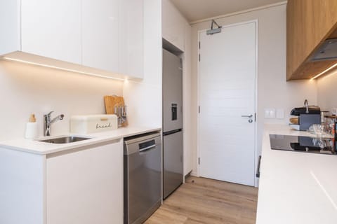 Hout Bay Beach House Studio with Balcony & Pool (33433)