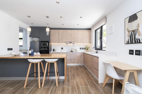 Thom's Camps Bay 3 Bedroom Villa (33294)