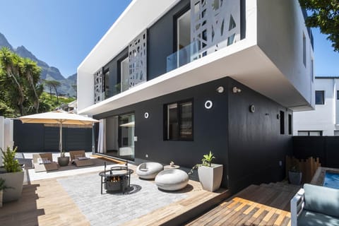 Thom's Camps Bay 3 Bedroom Villa (33298)