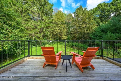 Main Bedroom Balcony / Deck
