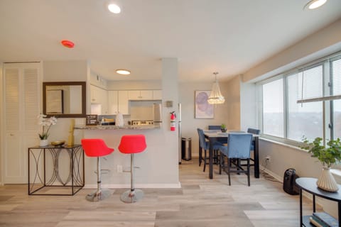 Breakfast Bar | Dining Table | Dishware/Flatware