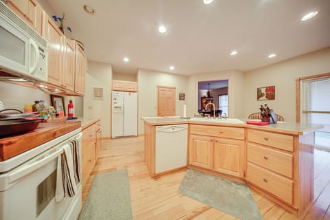 Kitchen | 1st Floor | Cooking Basics | Keurig & Nespresso Coffee Makers