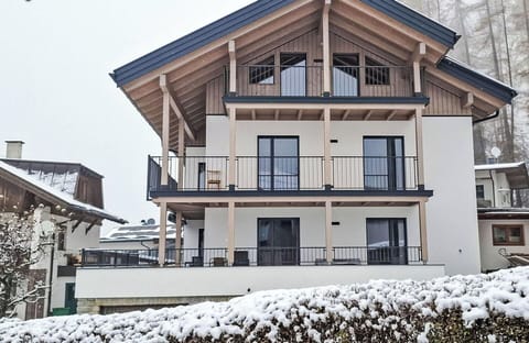 Home, House, Residential Area, Roof, Cottage, Siding, Balcony, Door, Porch, Estate