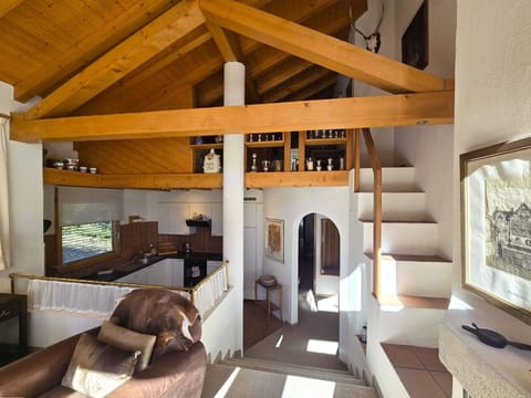 Interior Design, Flooring, Wood, Floor, Ceiling, Furniture, Room, Lighting, Home, Beam