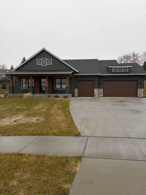 Big entrance parking space