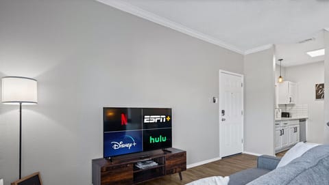 Art, light, and a lineup of binge-worthy brilliance—your screen’s got range