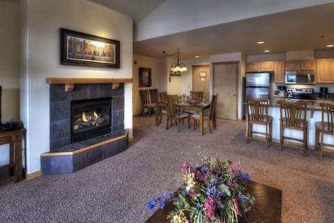 Grand timber Lodge Breckenridge Living room