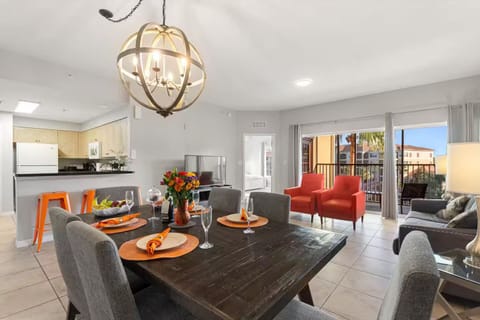 Plenty of room for the family to eat together