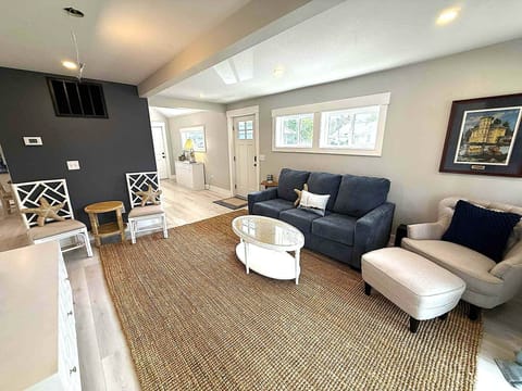 BEACH HOUSE LVING ROOM