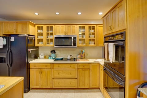 Warm Kitchen | Natural Wood and Open Feel