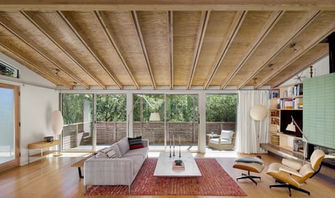 Open living room, dining area and kitchen, provide great flow & natural light.