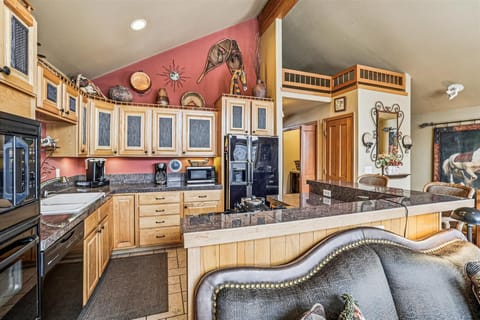 Kitchen - Royal Mountain Retreat - Frisco Vacation Rental