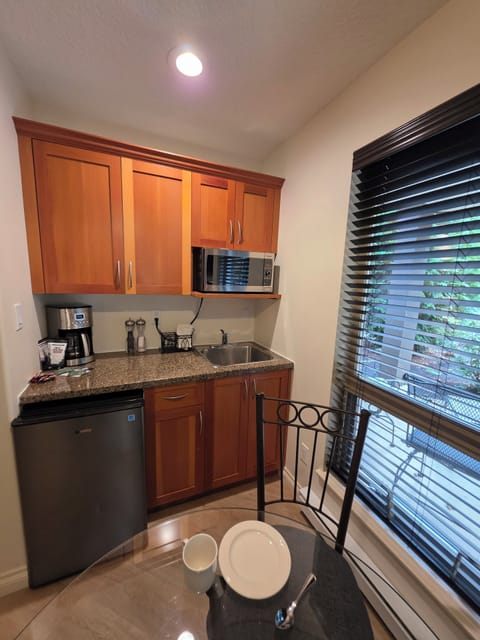 Kitchenette - Coffee bar ready to roll.