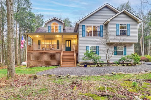 Blakeslee Vacation Rental | 4BR | 2.5BA | 2,000 Sq Ft | Step-Free Entry