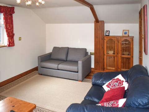 Living area | Orchardlea Apartment, Nymet Rowland