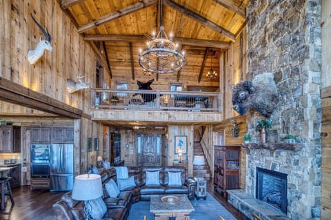 Living room - view back toward foyer