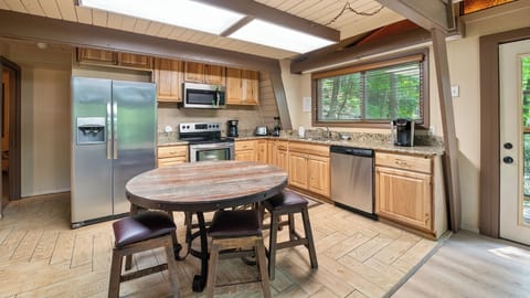 Gatlinburg Lodge Int 007-original